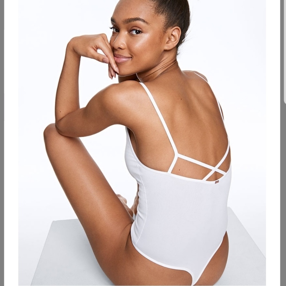 VS PINK WHITE SEAMLESS BODYSUIT SZ S
